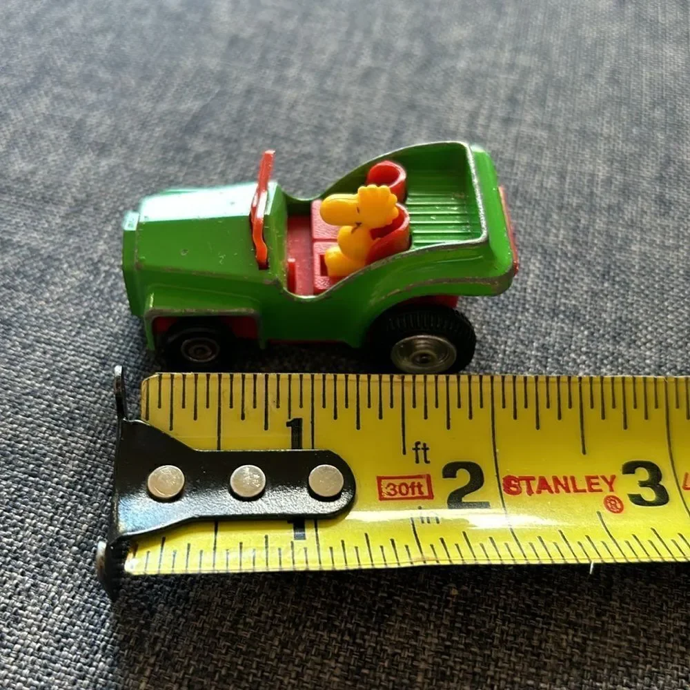 Vintage Peanuts Woodstock‎ 1965 -1972 in Green Car C 18